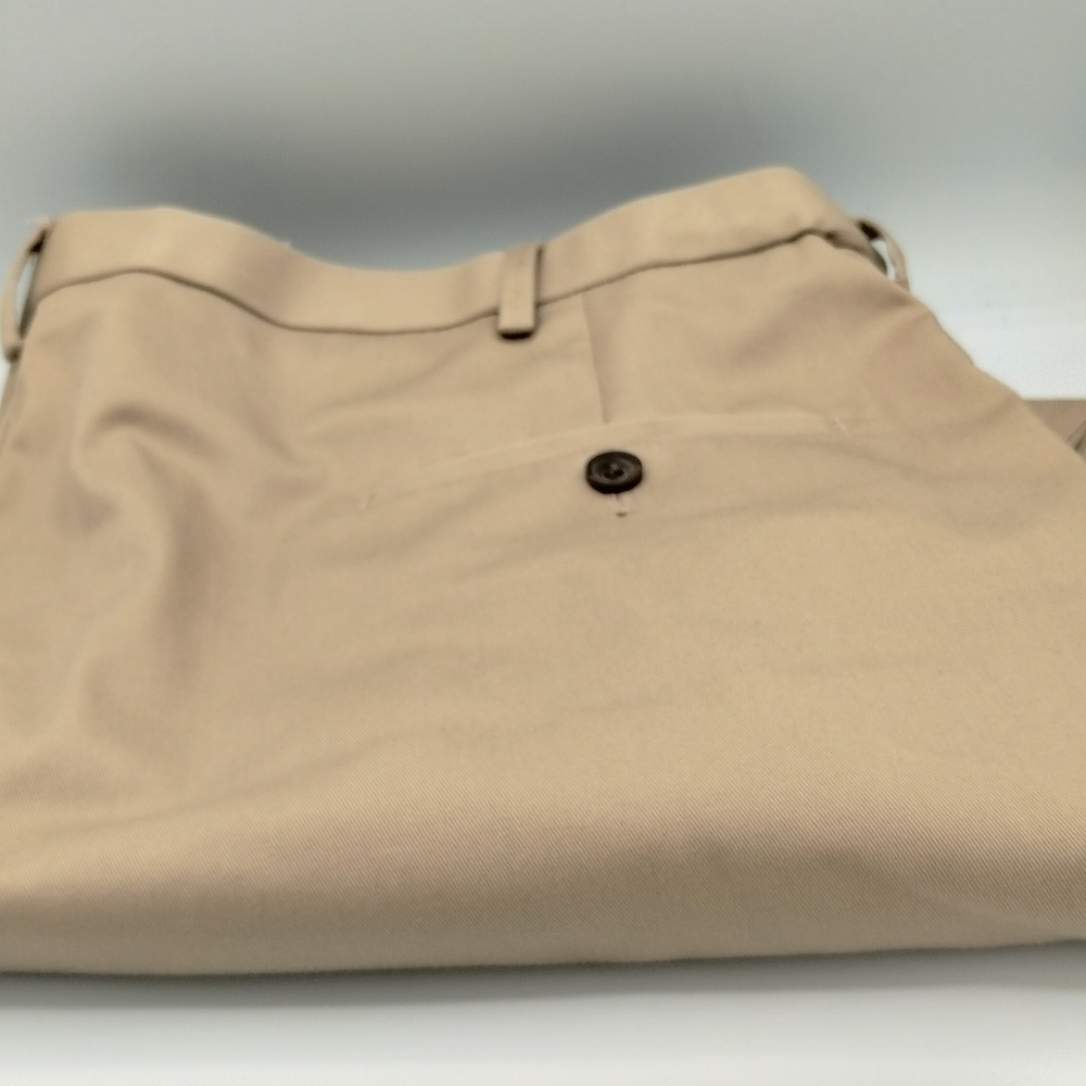Men's Haggar classic fit-premium no iron khaki, size 42W & 30L